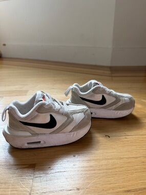Nike Air Max Dawn sneakers in the "White/Light Bone" toddler size 6C